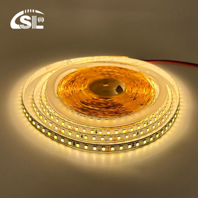 Customize LED Chip 24V 140LEDs/M 12W/M Smd 2835 LED Strip Light para decoração interior