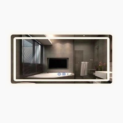 Espelho inteligente moderno com luzes LED de alta luminosidade iluminadas e desembaraçadas