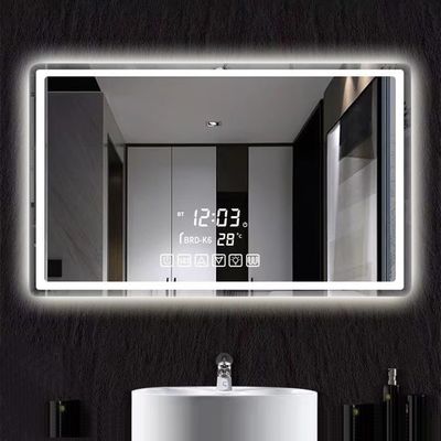 Espelho inteligente moderno com luzes LED de alta luminosidade iluminadas e desembaraçadas