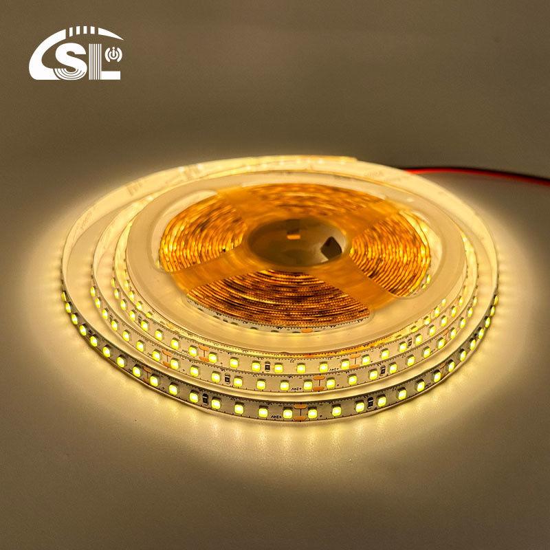 Customize LED Chip 24V 140LEDs/M 12W/M Smd 2835 LED Strip Light para decoração interior