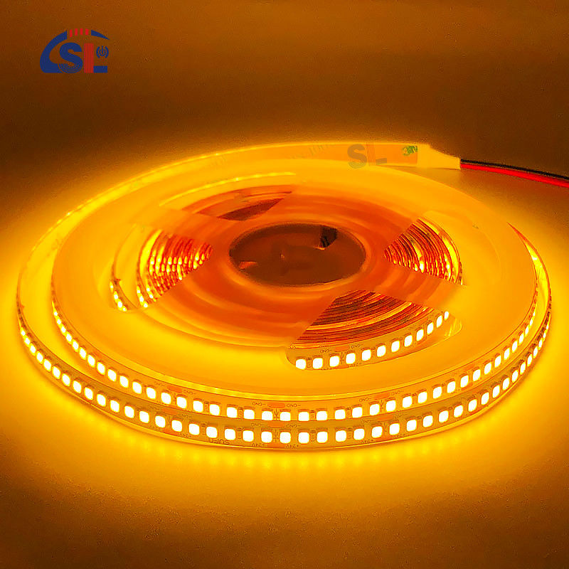 3 DC12V SMD2835 Electroplate PCB 240Ds 8mm Ra 80 2700K LED Light Strip para residência